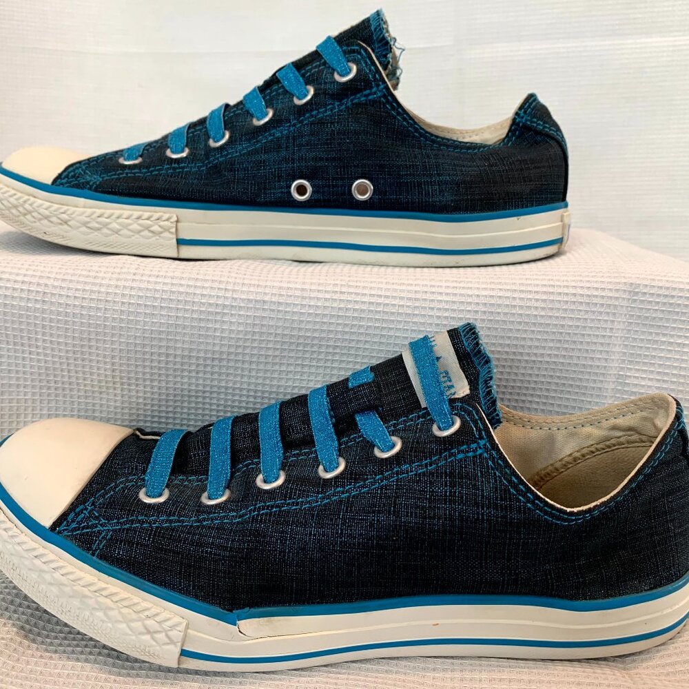 Converse Chuck Taylor All Star Juniors 6 low top slip on blue w/ blue laces